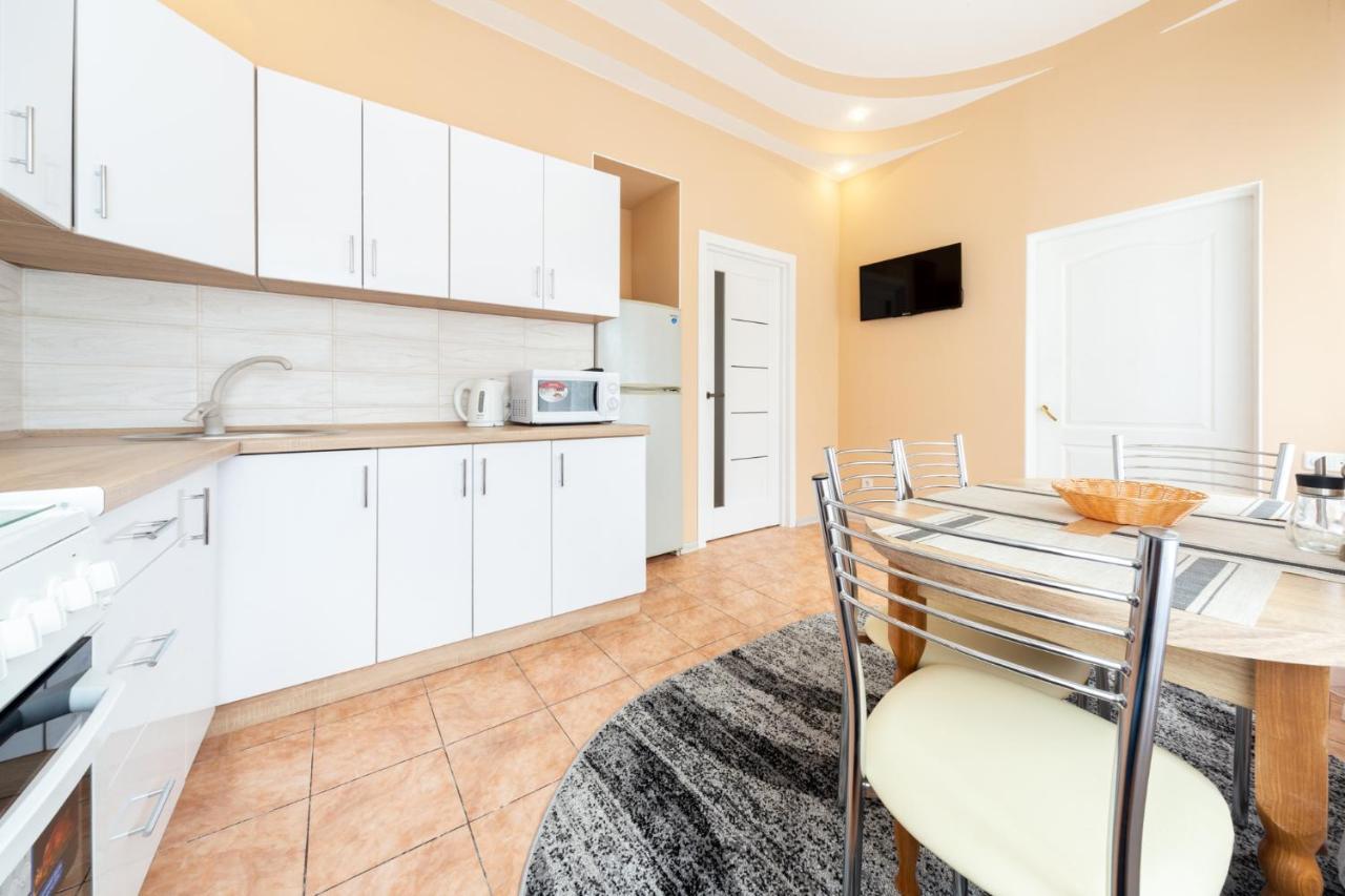Apartment Center Of Odessa Exterior foto