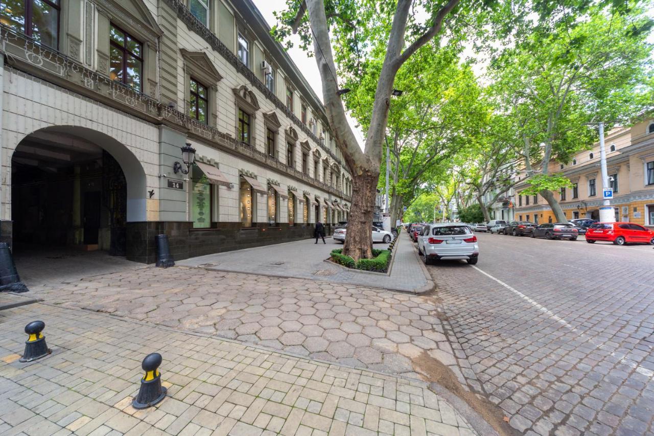 Apartment Center Of Odessa Exterior foto